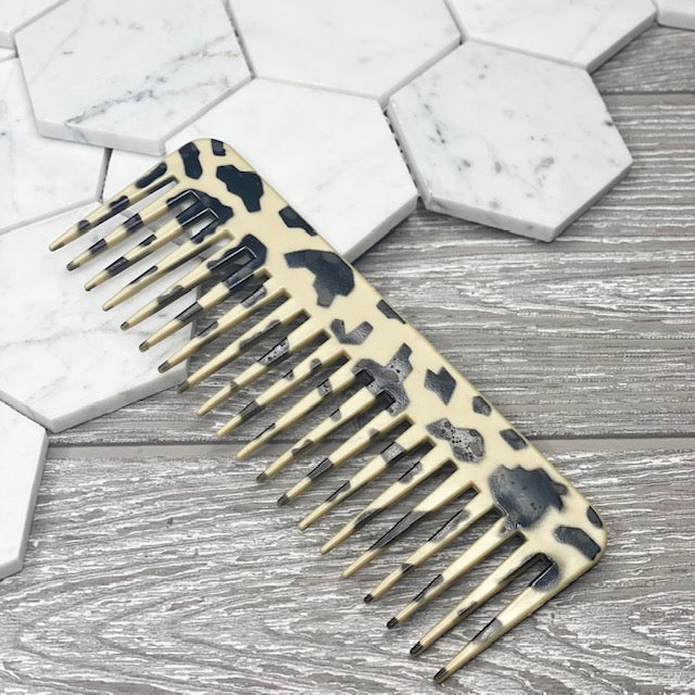 Leopard Comb